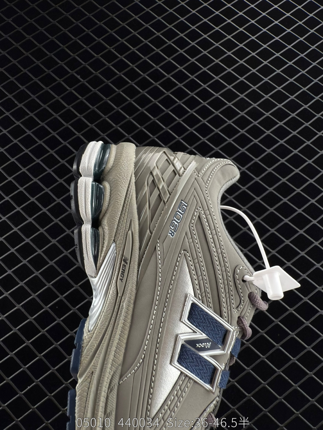 New Balance M1906